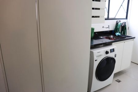 Apartamento à venda com 210m², 3 quartos e 2 vagasÁrea de Serviço