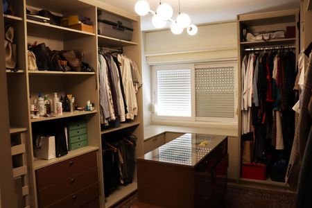 Apartamento à venda com 210m², 3 quartos e 2 vagasCloset da suíte 2