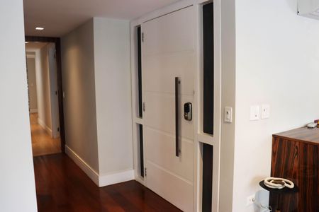 Apartamento à venda com 210m², 3 quartos e 2 vagasSala