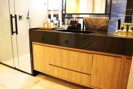 Apartamento à venda com 210m², 3 quartos e 2 vagasBanheiro da Suíte 2