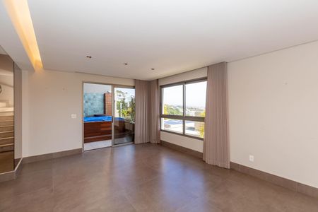 Casa de condomínio à venda com 292m², 3 quartos e 2 vagas Casa de condomínio à venda com 292m², 3 quartos e 2 vagasSala