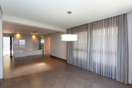 Casa de condomínio à venda com 292m², 3 quartos e 2 vagas Casa de condomínio à venda com 292m², 3 quartos e 2 vagasSala