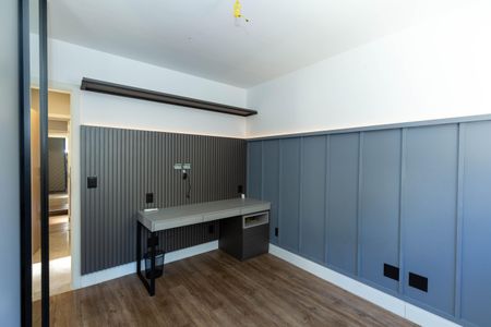 Casa de condomínio à venda com 292m², 3 quartos e 2 vagas Casa de condomínio à venda com 292m², 3 quartos e 2 vagasQuarto