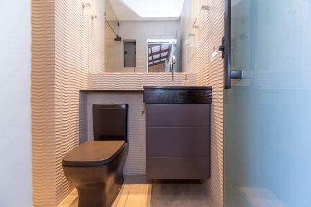 Casa de condomínio à venda com 292m², 3 quartos e 2 vagas Casa de condomínio à venda com 292m², 3 quartos e 2 vagasBanheiro 2