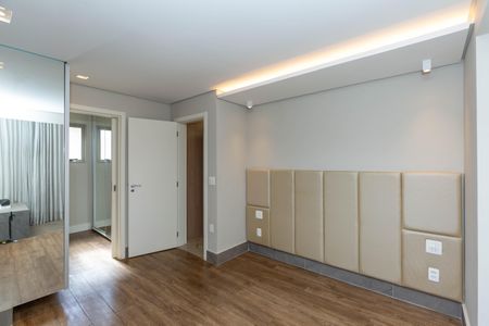 Casa de condomínio à venda com 292m², 3 quartos e 2 vagas Casa de condomínio à venda com 292m², 3 quartos e 2 vagasSuíte