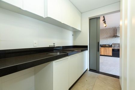 Casa de condomínio à venda com 292m², 3 quartos e 2 vagas Casa de condomínio à venda com 292m², 3 quartos e 2 vagasÁrea de Serviço