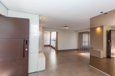 Casa de condomínio à venda com 292m², 3 quartos e 2 vagas Casa de condomínio à venda com 292m², 3 quartos e 2 vagasSala