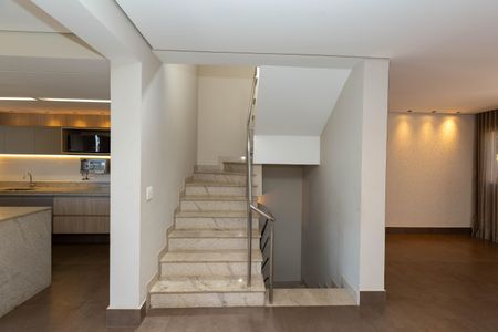 Casa de condomínio à venda com 292m², 3 quartos e 2 vagas Casa de condomínio à venda com 292m², 3 quartos e 2 vagasCorredor