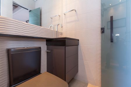 Casa de condomínio à venda com 292m², 3 quartos e 2 vagas Casa de condomínio à venda com 292m², 3 quartos e 2 vagasBanheiro 2