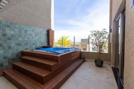 Casa de condomínio à venda com 292m², 3 quartos e 2 vagas Casa de condomínio à venda com 292m², 3 quartos e 2 vagasÁrea comum - Piscina