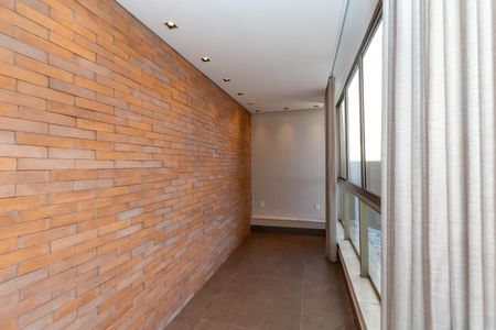 Casa de condomínio à venda com 292m², 3 quartos e 2 vagas Casa de condomínio à venda com 292m², 3 quartos e 2 vagasVaranda da Sala