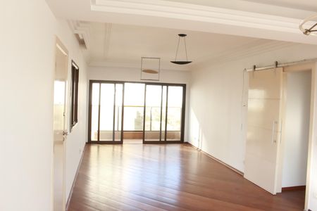 Apartamento à venda com 143m², 3 quartos e 3 vagasSala