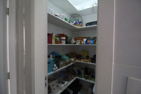 Casa de condomínio à venda com 200m², 4 quartos e 2 vagasCozinha - Despensa