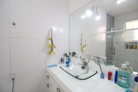 Casa de condomínio à venda com 200m², 4 quartos e 2 vagasBanheiro social