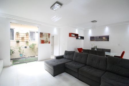 Casa de condomínio à venda com 200m², 4 quartos e 2 vagasSala