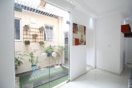 Casa de condomínio à venda com 200m², 4 quartos e 2 vagasSala