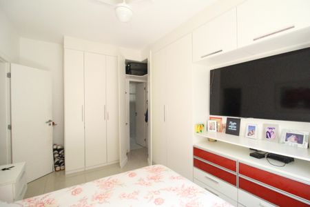 Casa de condomínio à venda com 200m², 4 quartos e 2 vagasBanheiro da suíte