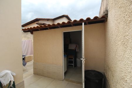 Casa de condomínio à venda com 200m², 4 quartos e 2 vagasÁrea de serviço