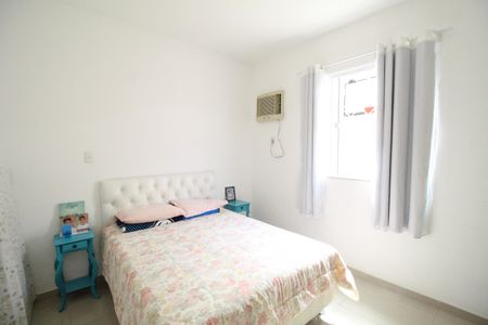 Casa de condomínio à venda com 200m², 4 quartos e 2 vagasQuarto 1