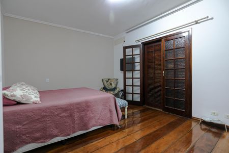 Casa para alugar com 270m², 4 quartos e 7 vagas Casa para alugar com 270m², 4 quartos e 7 vagasSuíte
