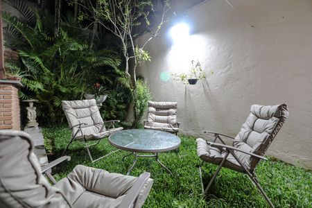 Casa para alugar com 270m², 4 quartos e 7 vagas Casa para alugar com 270m², 4 quartos e 7 vagasQuintal