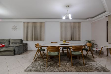 Casa para alugar com 270m², 4 quartos e 7 vagas Casa para alugar com 270m², 4 quartos e 7 vagasSala de Jantar