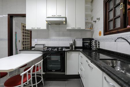 Casa para alugar com 270m², 4 quartos e 7 vagas Casa para alugar com 270m², 4 quartos e 7 vagasCozinha