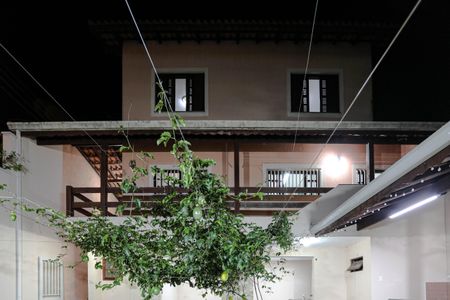 Casa para alugar com 270m², 4 quartos e 7 vagas Casa para alugar com 270m², 4 quartos e 7 vagasQuintal