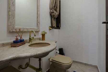 Casa para alugar com 270m², 4 quartos e 7 vagas Casa para alugar com 270m², 4 quartos e 7 vagasLavabo