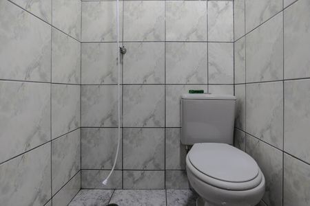 Casa para alugar com 270m², 4 quartos e 7 vagas Casa para alugar com 270m², 4 quartos e 7 vagasBanheiro de Serviço