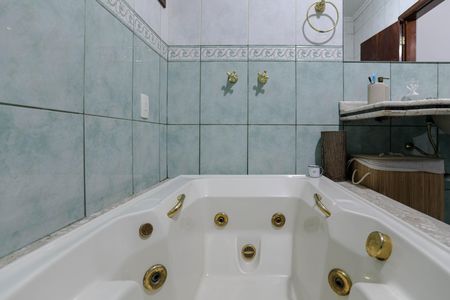 Casa para alugar com 270m², 4 quartos e 7 vagas Casa para alugar com 270m², 4 quartos e 7 vagasBanheiro da Suíte