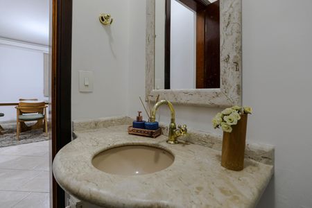 Casa para alugar com 270m², 4 quartos e 7 vagas Casa para alugar com 270m², 4 quartos e 7 vagasLavabo