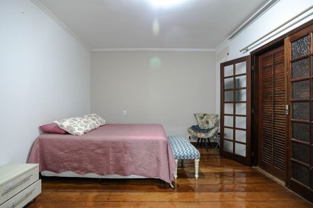 Casa para alugar com 270m², 4 quartos e 7 vagas Casa para alugar com 270m², 4 quartos e 7 vagasSuíte