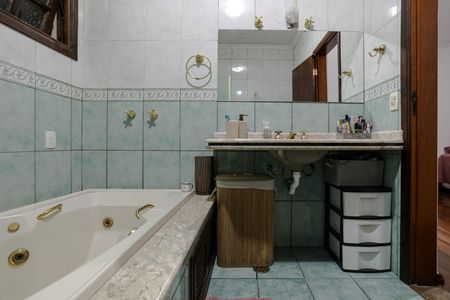 Casa para alugar com 270m², 4 quartos e 7 vagas Casa para alugar com 270m², 4 quartos e 7 vagasBanheiro da Suíte