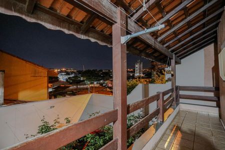 Casa para alugar com 270m², 4 quartos e 7 vagas Casa para alugar com 270m², 4 quartos e 7 vagasVaranda