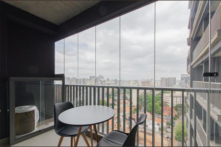 Studio para alugar com 26m², 1 quarto e sem vaga Studio para alugar com 26m², 1 quarto e sem vagaVaranda