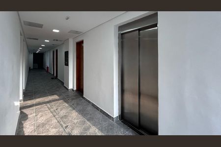 Studio para alugar com 19m², 1 quarto e sem vaga Studio para alugar com 19m², 1 quarto e sem vagaHall de elevadores