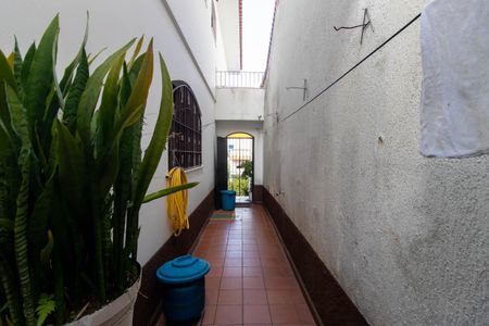 Casa para alugar com 170m², 3 quartos e 3 vagas Casa para alugar com 170m², 3 quartos e 3 vagasCorredor externo