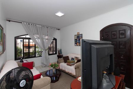 Casa para alugar com 170m², 3 quartos e 3 vagas Casa para alugar com 170m², 3 quartos e 3 vagasSala