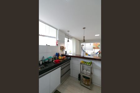 Casa à venda com 589m², 2 quartos e 5 vagas Casa à venda com 589m², 2 quartos e 5 vagasCozinha