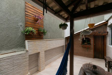 Casa à venda com 589m², 2 quartos e 5 vagas Casa à venda com 589m², 2 quartos e 5 vagasvaranda/Sala