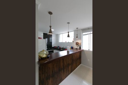 Casa à venda com 589m², 2 quartos e 5 vagas Casa à venda com 589m², 2 quartos e 5 vagasCozinha