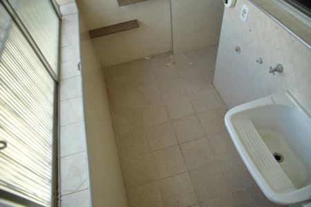 Apartamento para alugar com 108m², 3 quartos e 1 vagaÁrea de Serviço