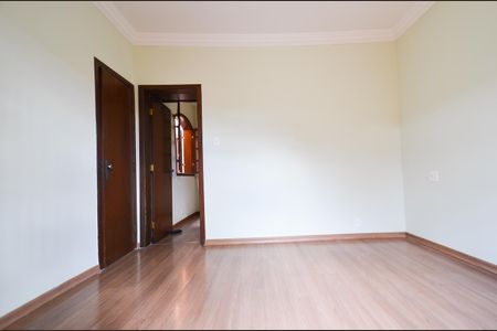 Casa para alugar com 400m², 5 quartos e 4 vagas Casa para alugar com 400m², 5 quartos e 4 vagasSuíte 1
