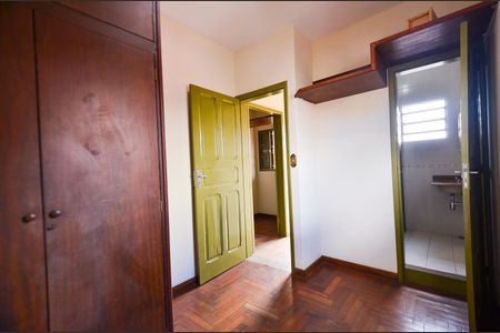 Casa para alugar com 400m², 5 quartos e 4 vagas Casa para alugar com 400m², 5 quartos e 4 vagasSuíte 2