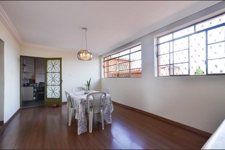 Casa para alugar com 400m², 5 quartos e 4 vagas Casa para alugar com 400m², 5 quartos e 4 vagasSala jantar