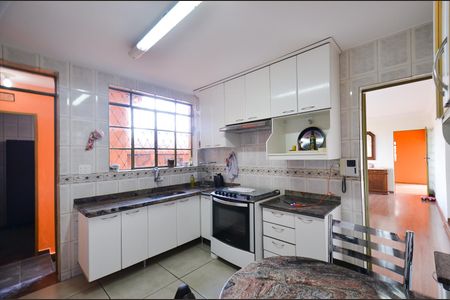 Casa para alugar com 400m², 5 quartos e 4 vagas Casa para alugar com 400m², 5 quartos e 4 vagasCozinha