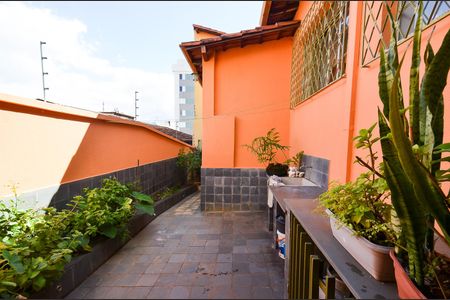 Casa para alugar com 400m², 5 quartos e 4 vagas Casa para alugar com 400m², 5 quartos e 4 vagasArea serviço