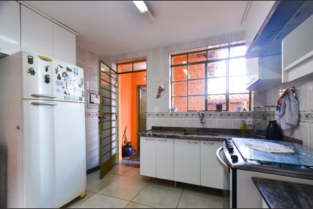 Casa para alugar com 400m², 5 quartos e 4 vagas Casa para alugar com 400m², 5 quartos e 4 vagasCozinha