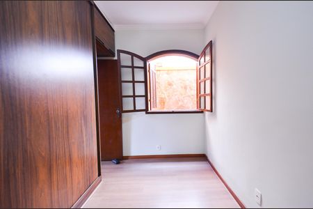 Casa para alugar com 400m², 5 quartos e 4 vagas Casa para alugar com 400m², 5 quartos e 4 vagasSuíte 1